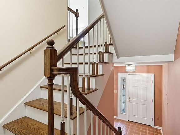 4th image of 237 Merion Dr
