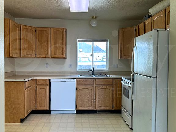5th image of 1526 N Trinnaman Ln #4-1