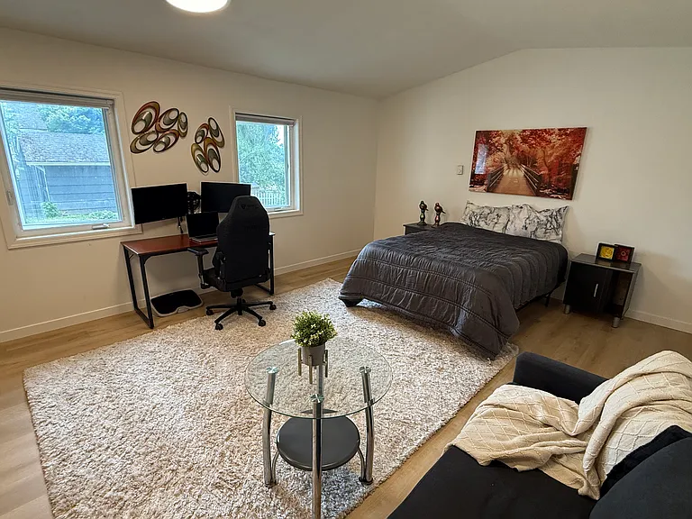 406 Avenue I — Photo 4