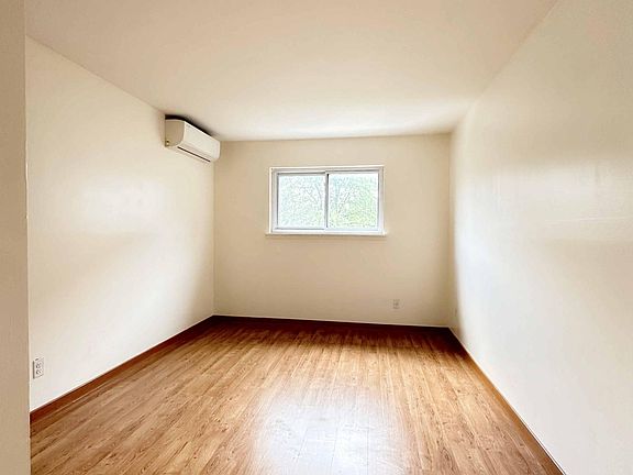 4th image of 39 Leason Pl #1F