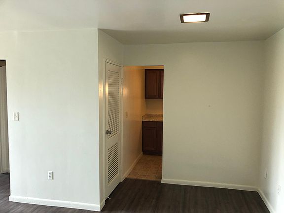 5th image of 4805 Glenway Ave #32