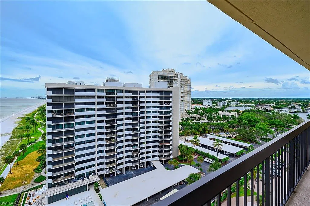3 bed, 2.5 bath, 1648 sqft, $16,000 — Photo 2