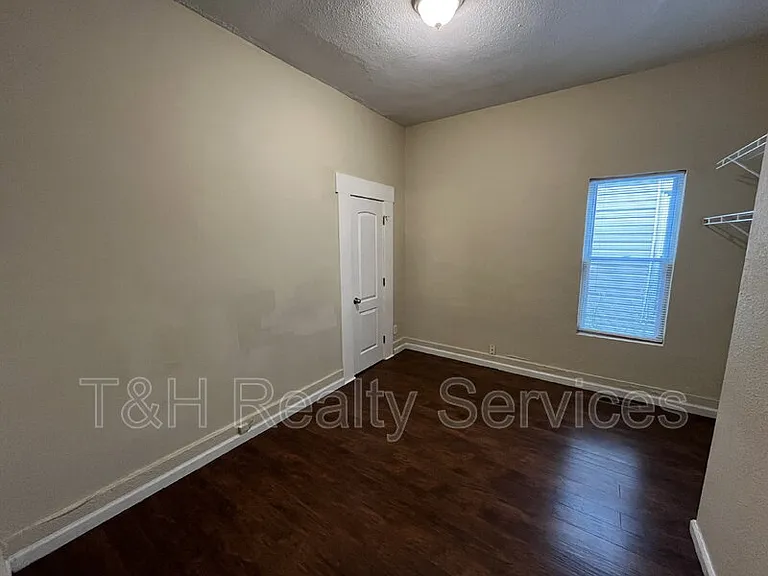 1551 W New York St — Photo 7