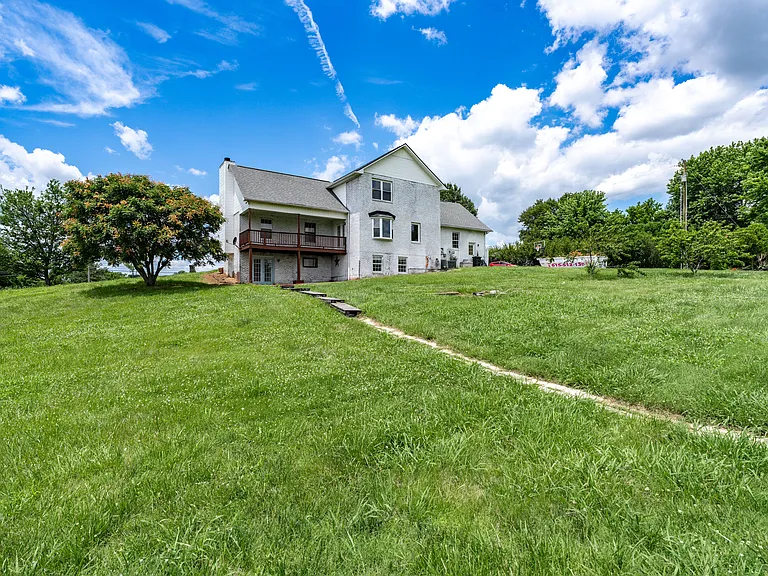 2718 Buckner Ln — Photo 49