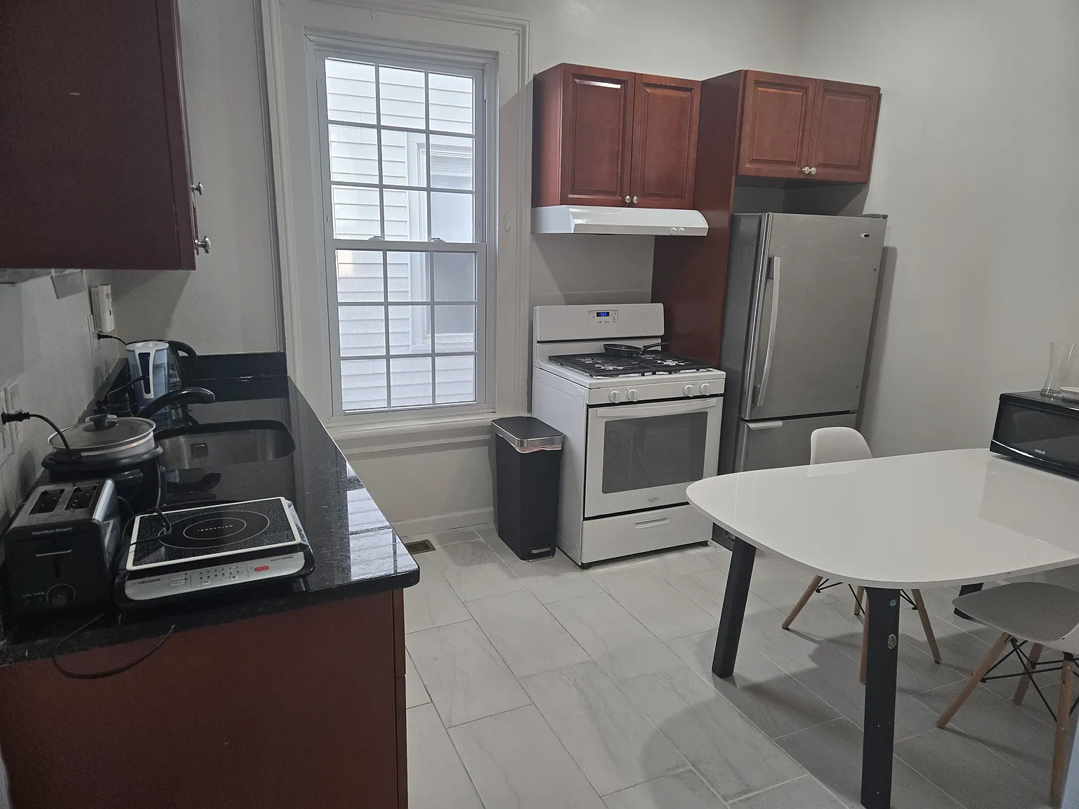 3 bed, 1280 sqft, $3,250 — Photo 3