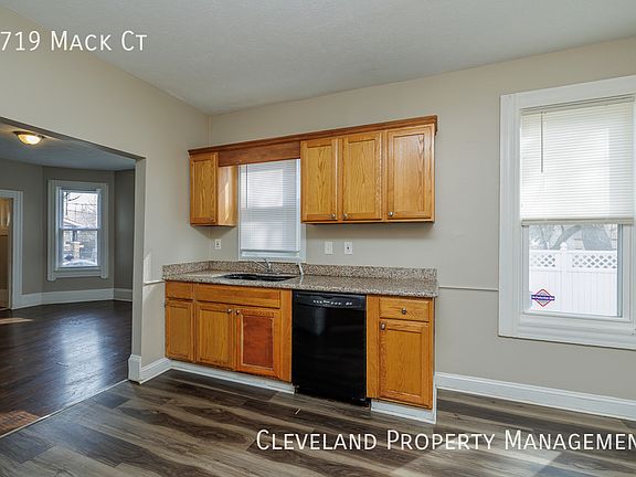 4th image of 3719 Mack Ave