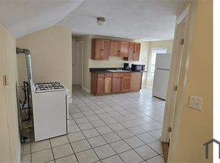 27 Shelby St APT 3, Worcester, MA 01605