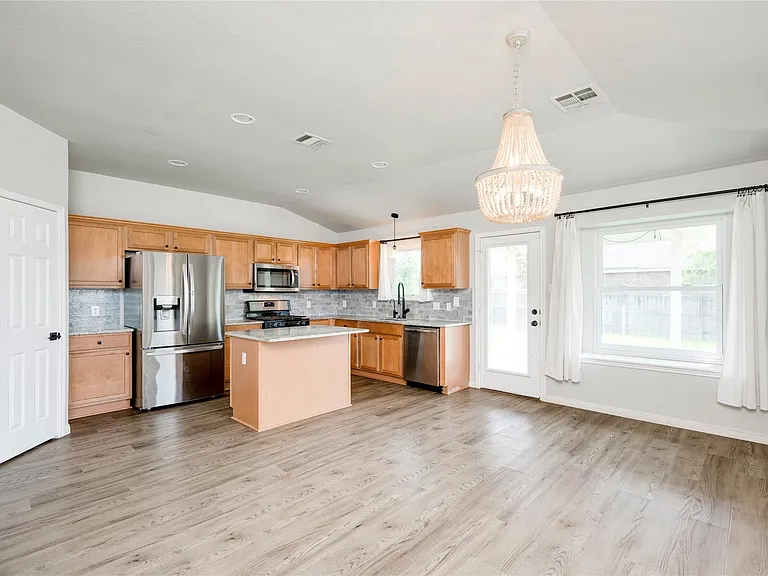 2401 Marshall Trl — Photo 9