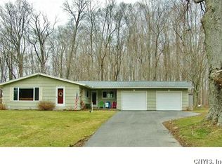 5849 Winacre Dr, La Fayette, NY 13084