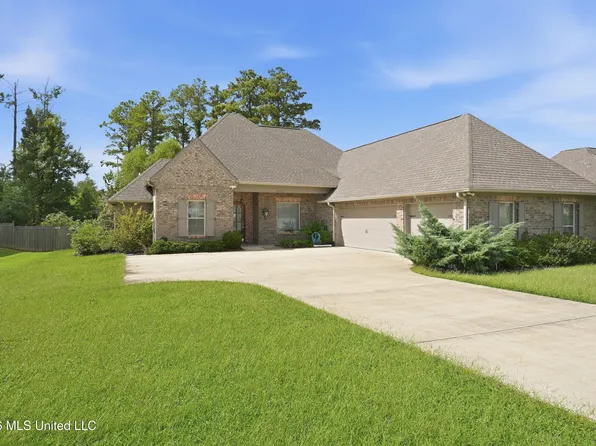 125 Freeland Ln, Clinton, MS 39056