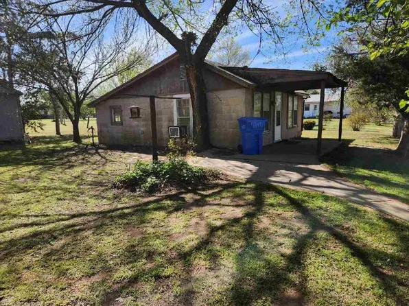 709 N 8th St, Cache, OK 73527