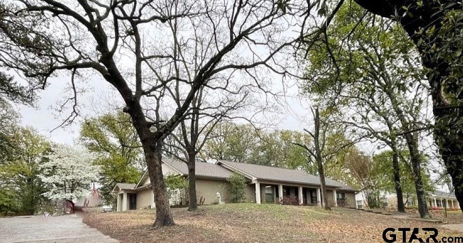 1st image of 504 Oak Hill Ln