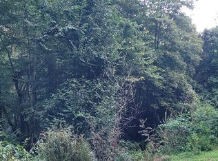 65 Chatuge Village Dr, Hayesville, NC 28904