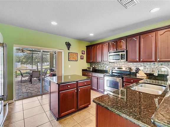 3rd image of 903 Branchwood Way