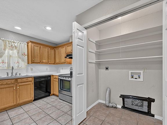 4th image of 6220 Magnolia Ln
