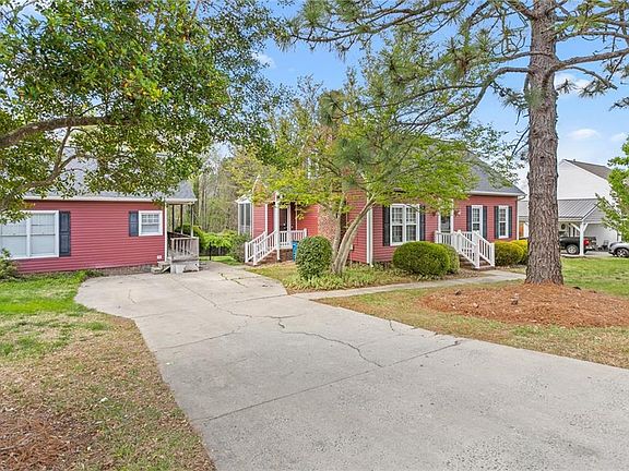2nd image of 1543 Littlejohn Ln E