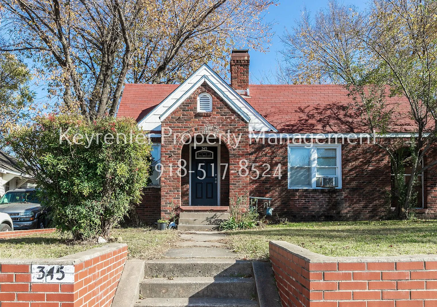 345 S Zunis Ave Duplex — Photo 1