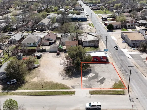 1701 Vaughn Blvd, Fort Worth, TX 76105
