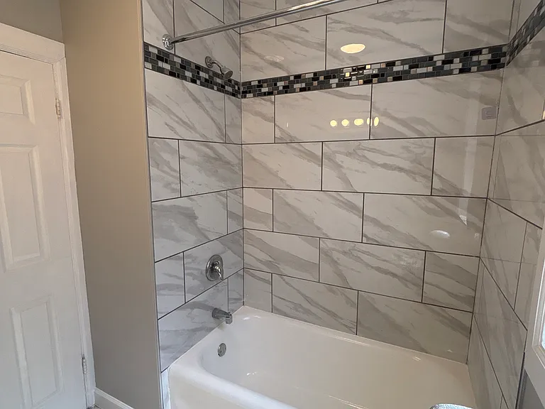 8000 S Champlain Ave — Photo 1