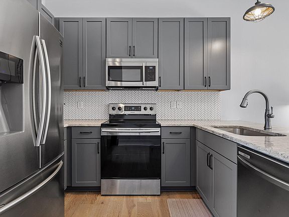 5th image of 209 W 16th St