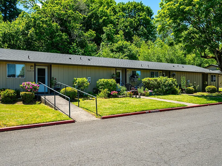 Brandt Apartments — Photo 20