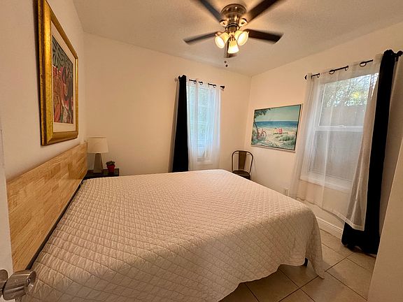 5th image of 415 31st St APT 4