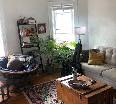 3rd image of 1449 N Emerson St APT 4