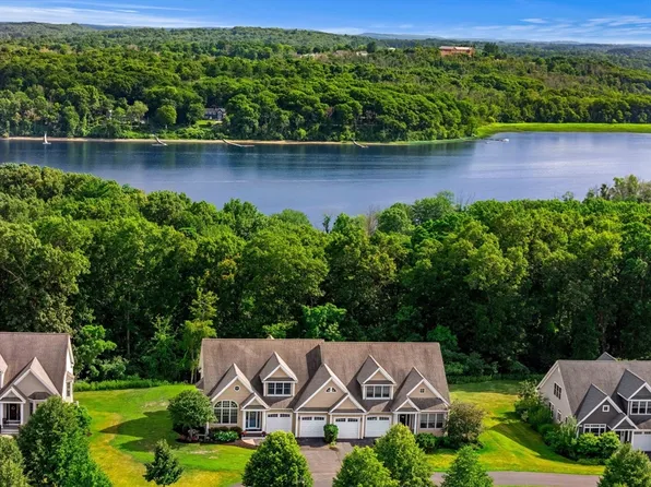 11 Riverview Hts #11, Amesbury, MA 01913