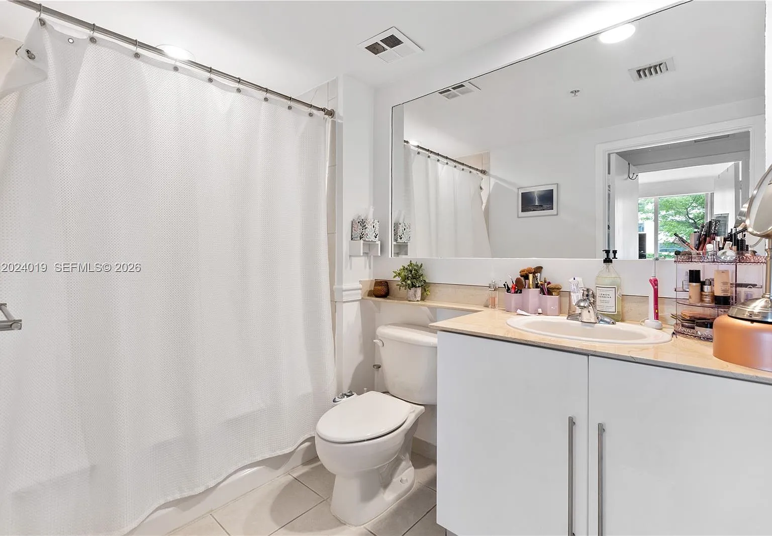 One Miami East Condo — Photo 4