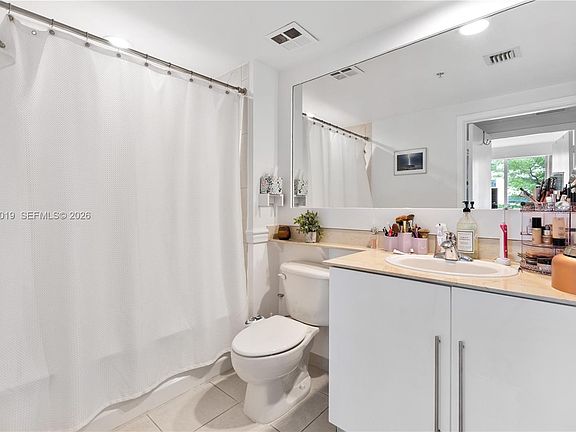 4th image of 335 S Biscayne Blvd APT 802