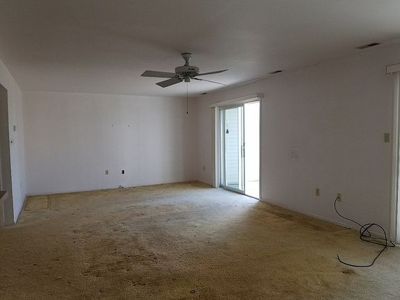 5th image of 225 81st St N #B