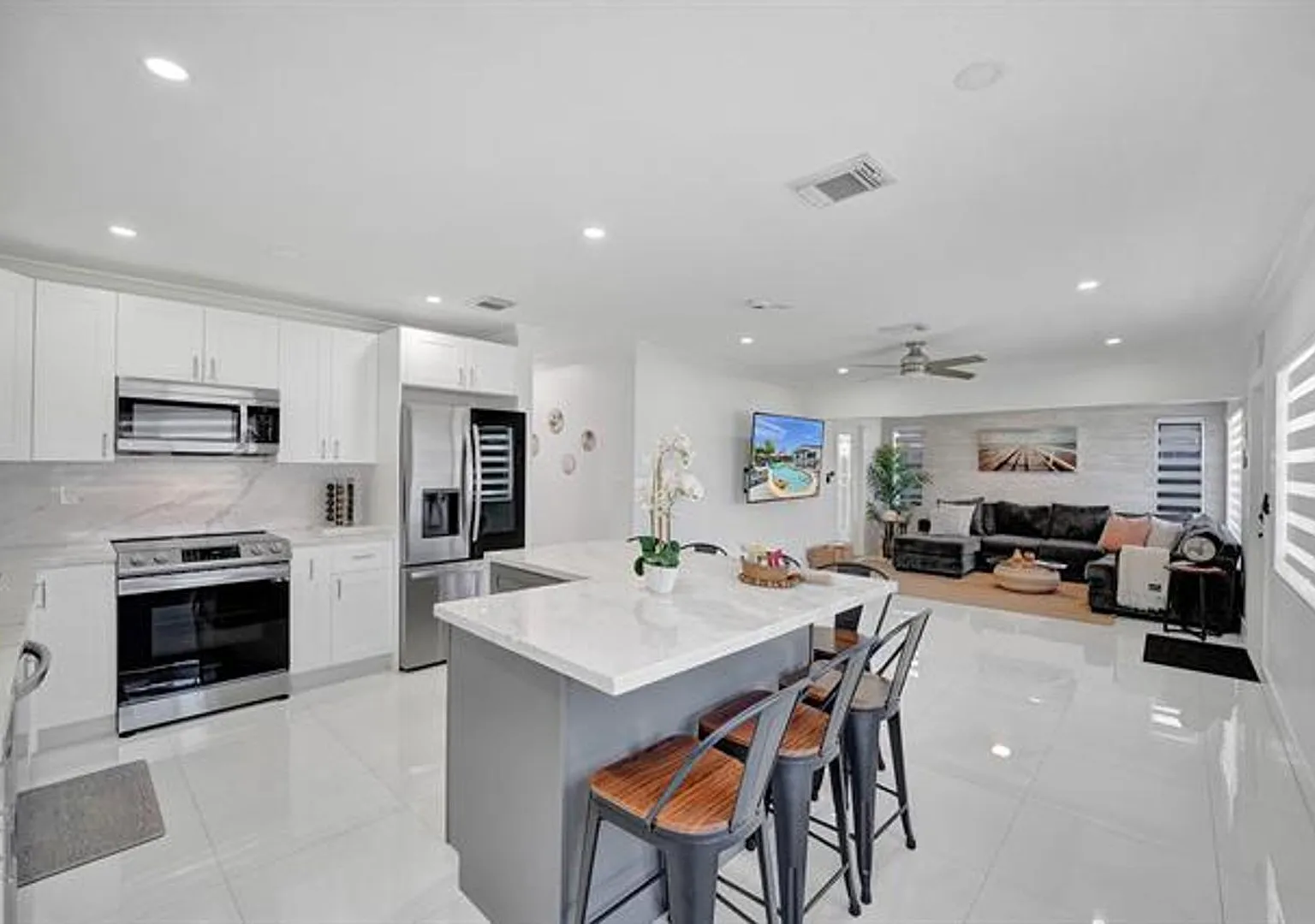 6740 Custer St # 6740, Hollywood, FL 33024 — Photo 1