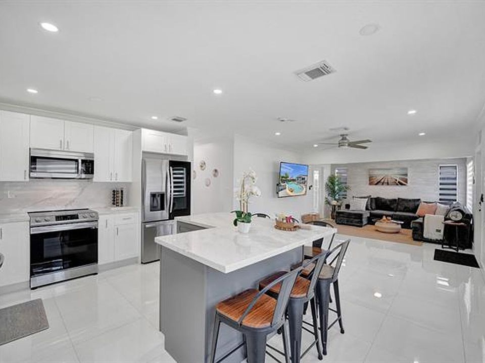 1st image of 6740 Custer St #6740
