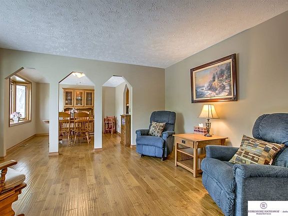 4th image of 3739 Schuemann Dr