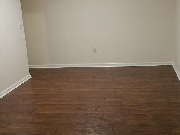 4th image of 12819 Valleyhill St