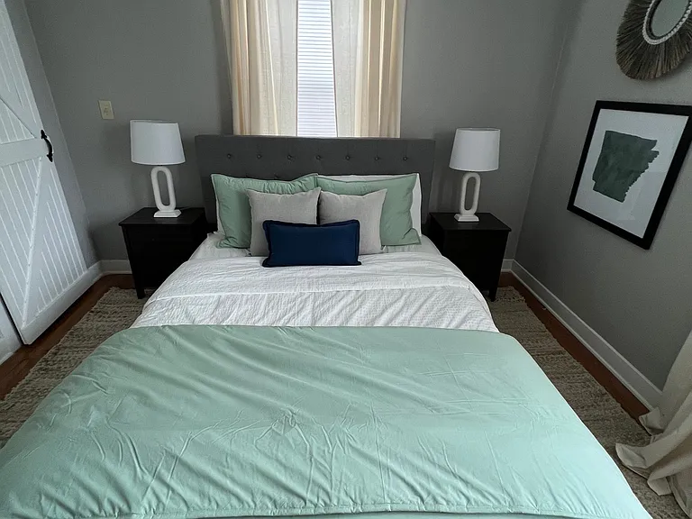 1701 N University Ave — Photo 13