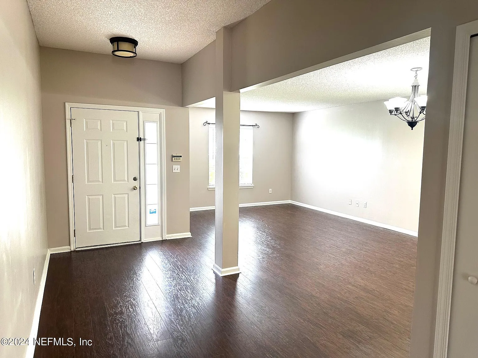 3 bed, 2.0 bath, 1619 sqft, $2,400 — Photo 3