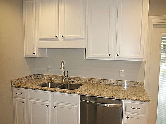 3rd image of 204 22nd St