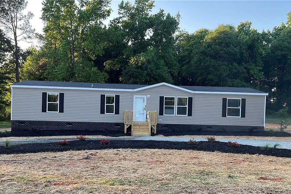 1st image of 103 Twin Oaks Ct