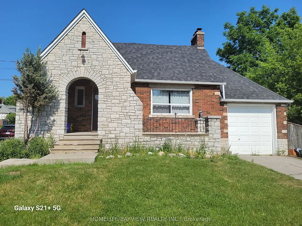 275 Main St N