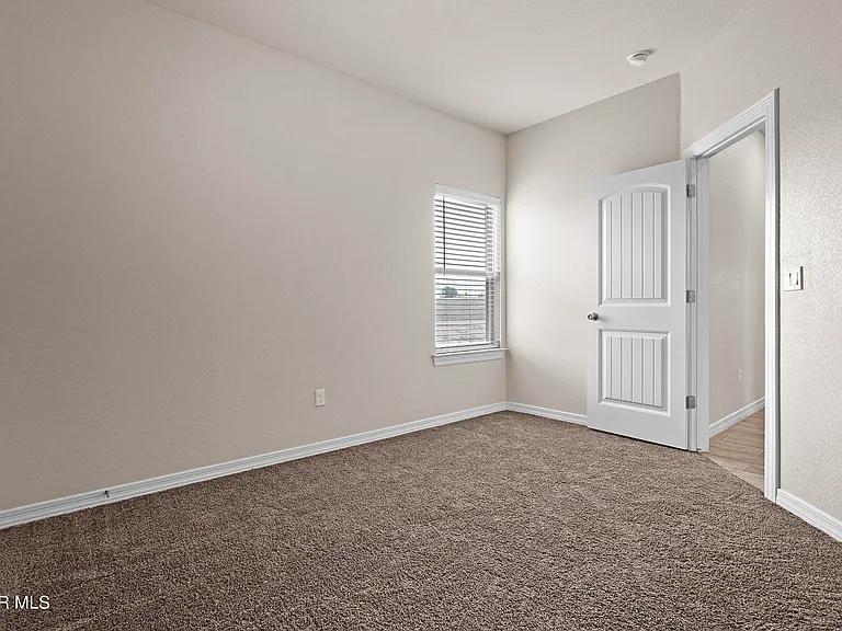 618 Rafael Marmolejo St — Photo 17