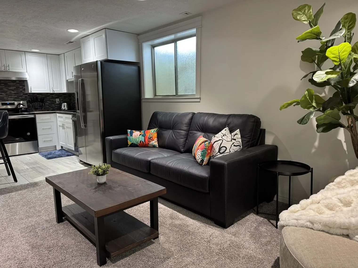 3 bed, 1.0 bath, $4,722 — Photo 3