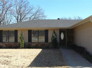 1433 Country Club Rd, Bowie, TX 76230