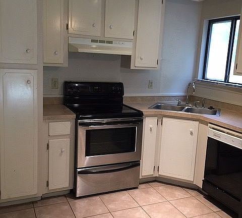 5th image of 1360 Pinnacle Dr