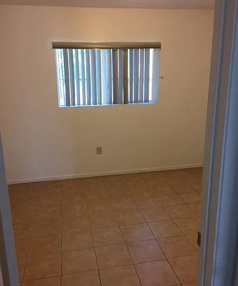 2117 W Princeton Ave — Photo 1