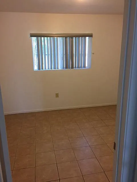2117 W Princeton Ave