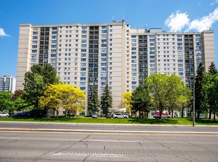 5 Parkway Forest Dr #711, Toronto, ON M2J 1L2