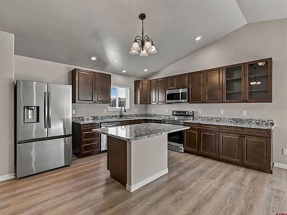5th image of 3334 Pinewood Street