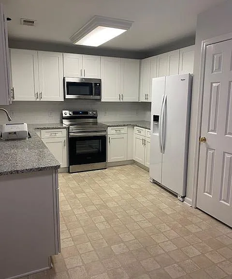 216 Barclay Dr — Photo 5