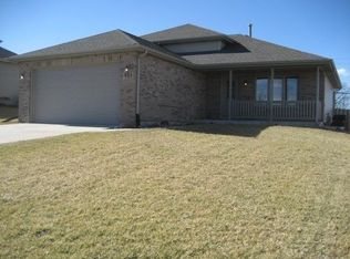 933 Meadowbrook Rd, Elwood, IL 60421